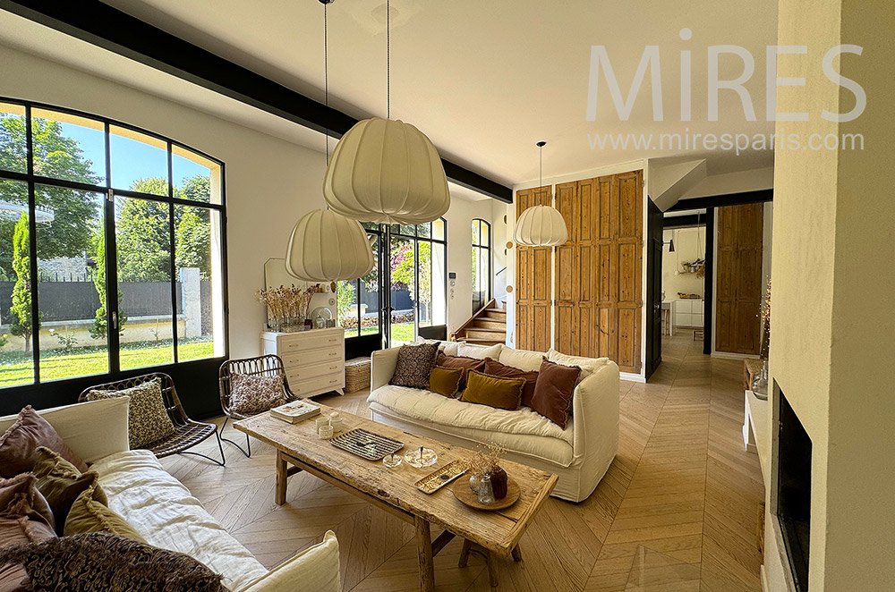 C2213 – Living room