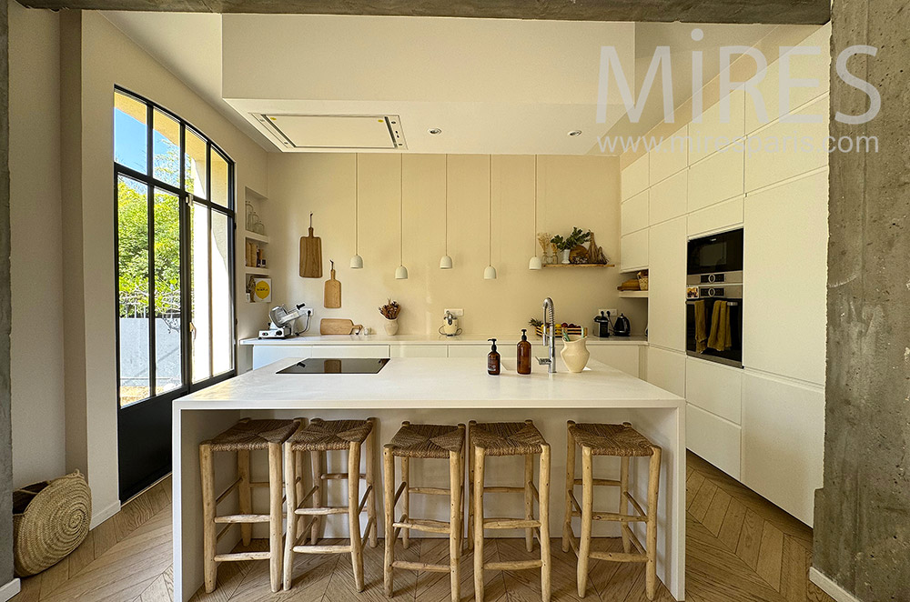 C2213 – Kitchen
