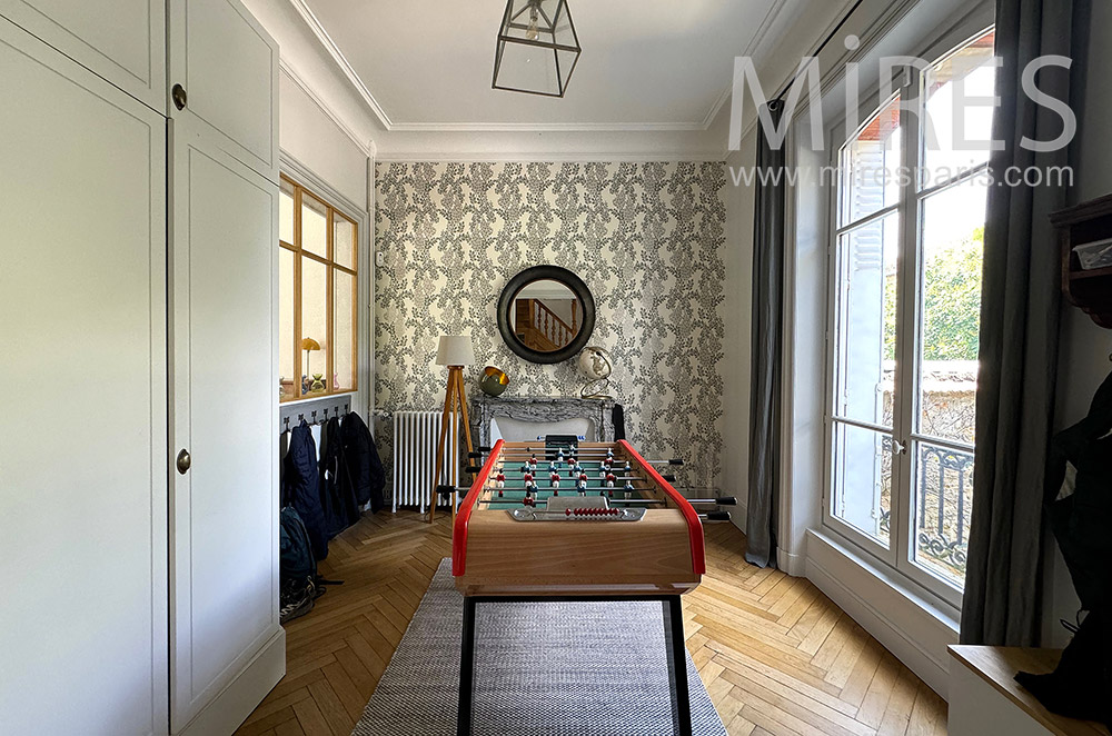 C2214 – Cloakroom