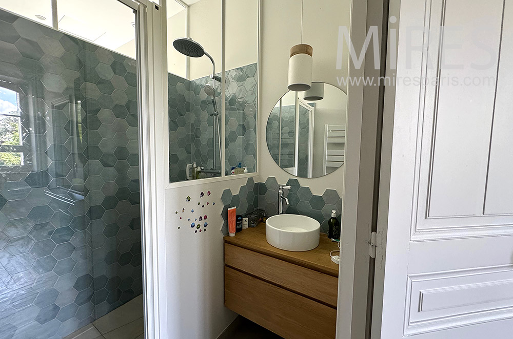 C2214 – Bathroom 1