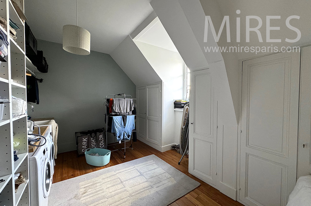 C2214 – Laundry room