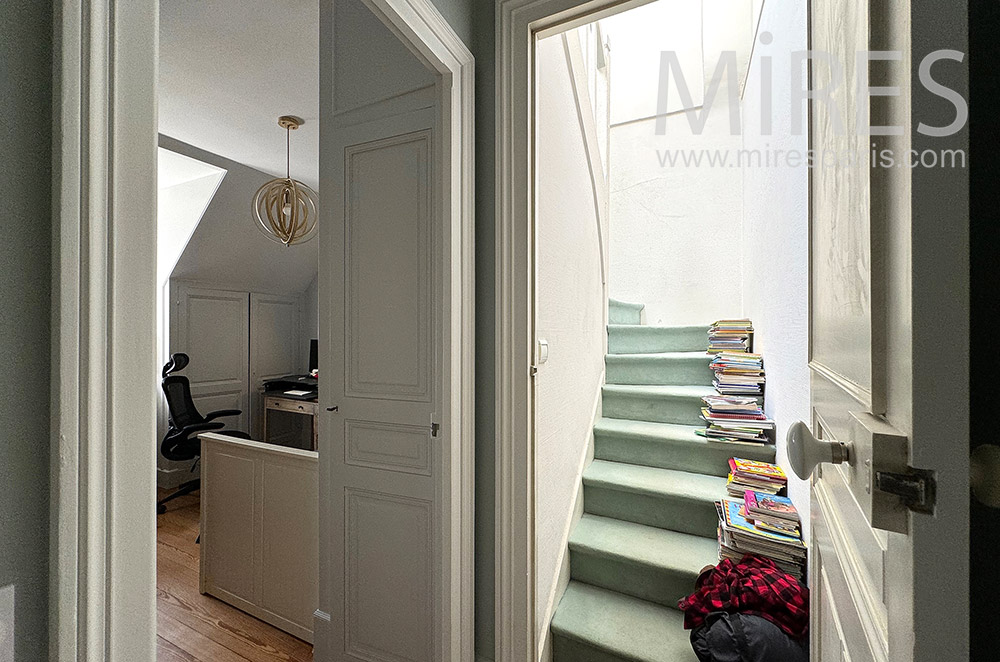 C2214 – Staircase