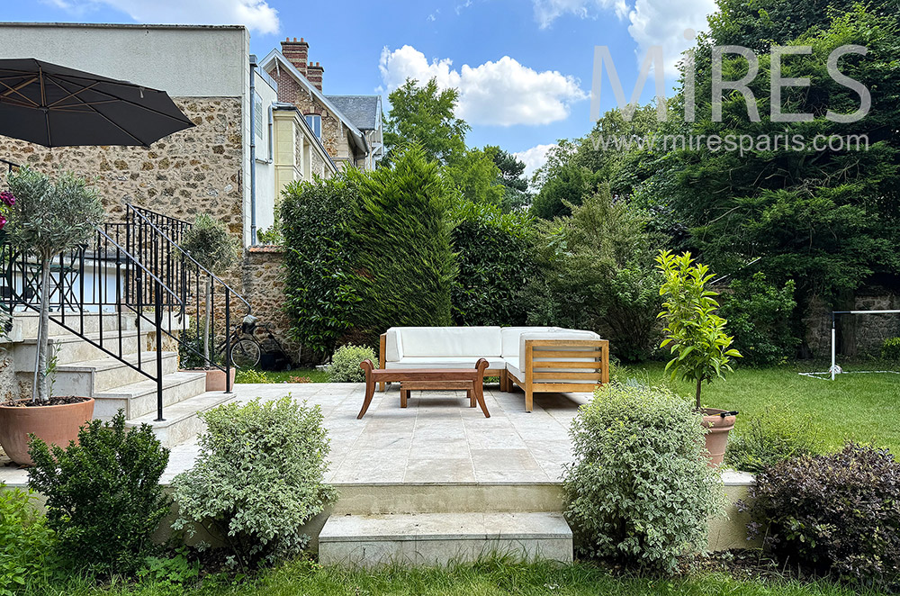 C2214 – Exteriors