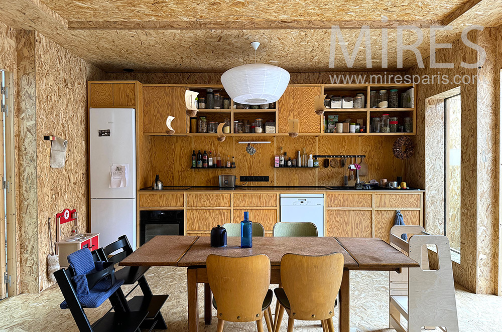 C2220 – Kitchen