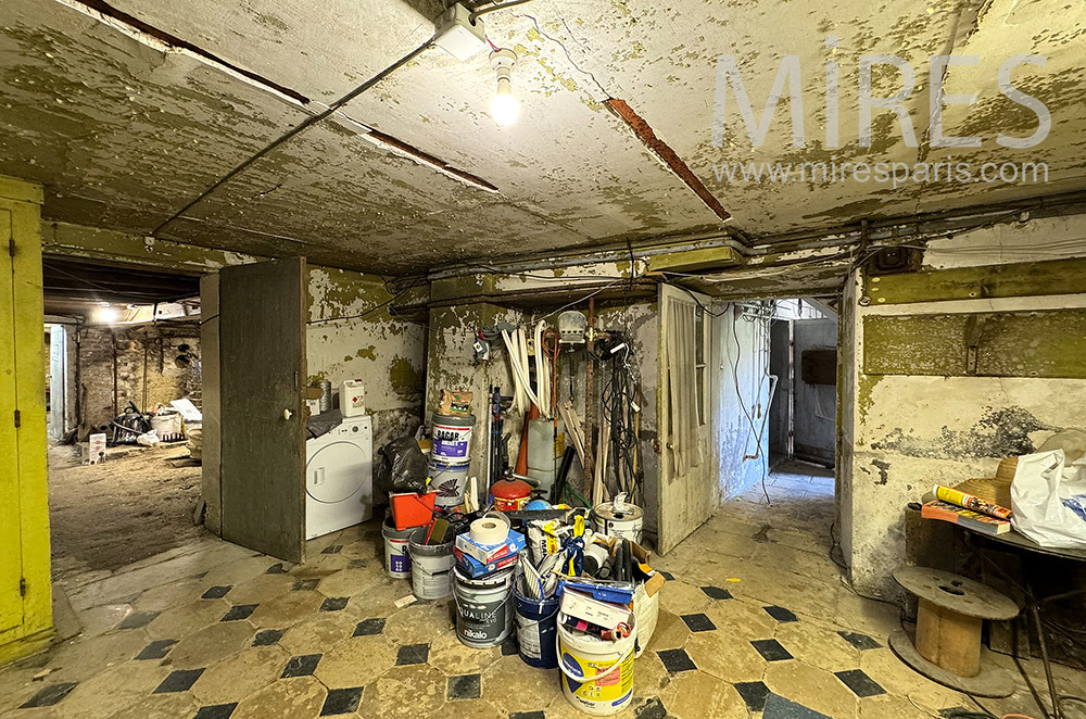 C2221 – Clearance cellar