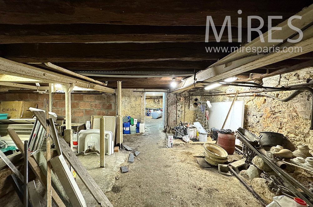 C2221 – Cellar workshop
