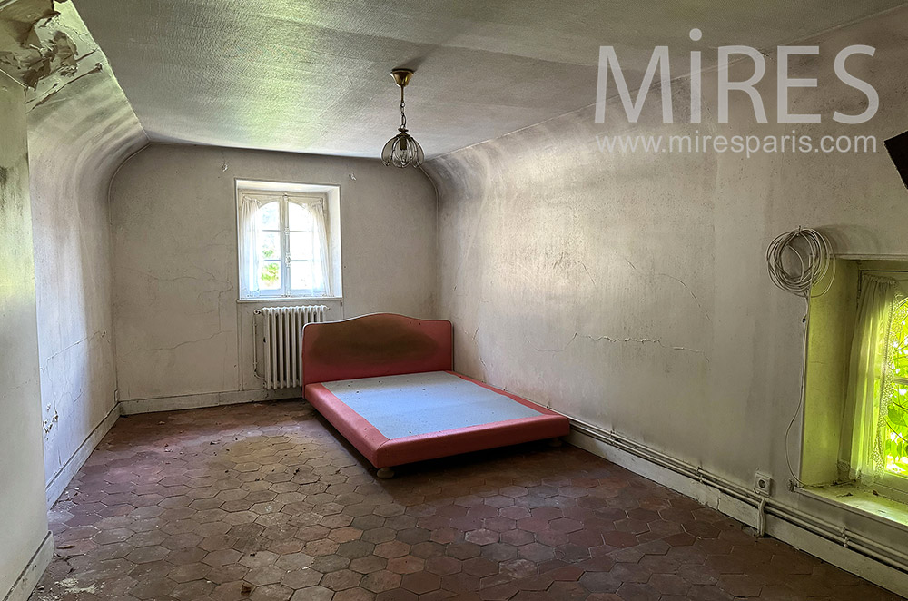 C2222 – Bedroom 8