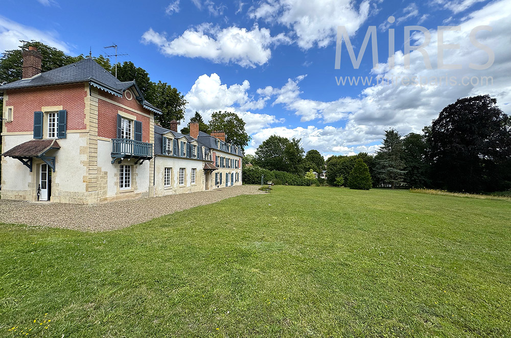 C2222 – Exteriors