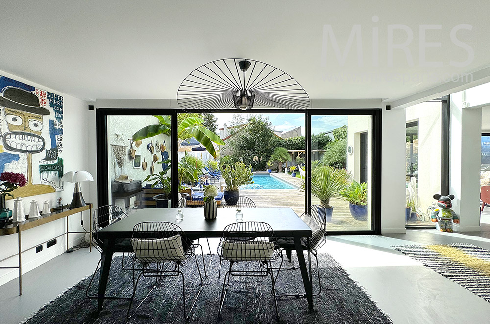C2224 – Dining room