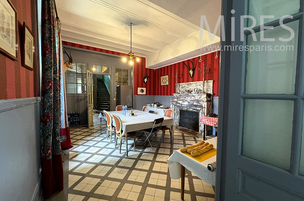 C0355 – Dining room 4