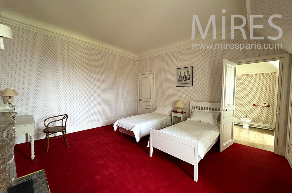 C0355 – Chambre 12