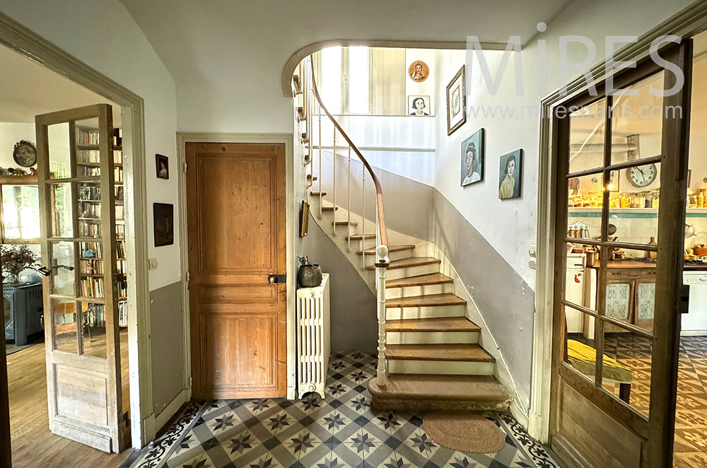 C1044 – Staircase