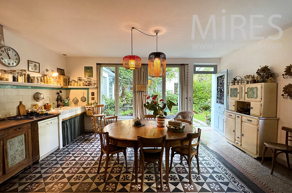 C1044 – Kitchen