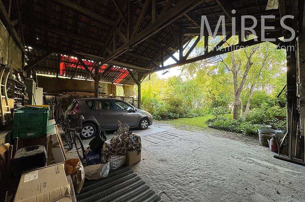 C1044 – Garage