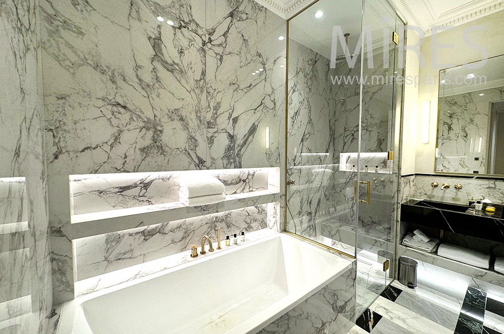 C2227 – Bathroom 2