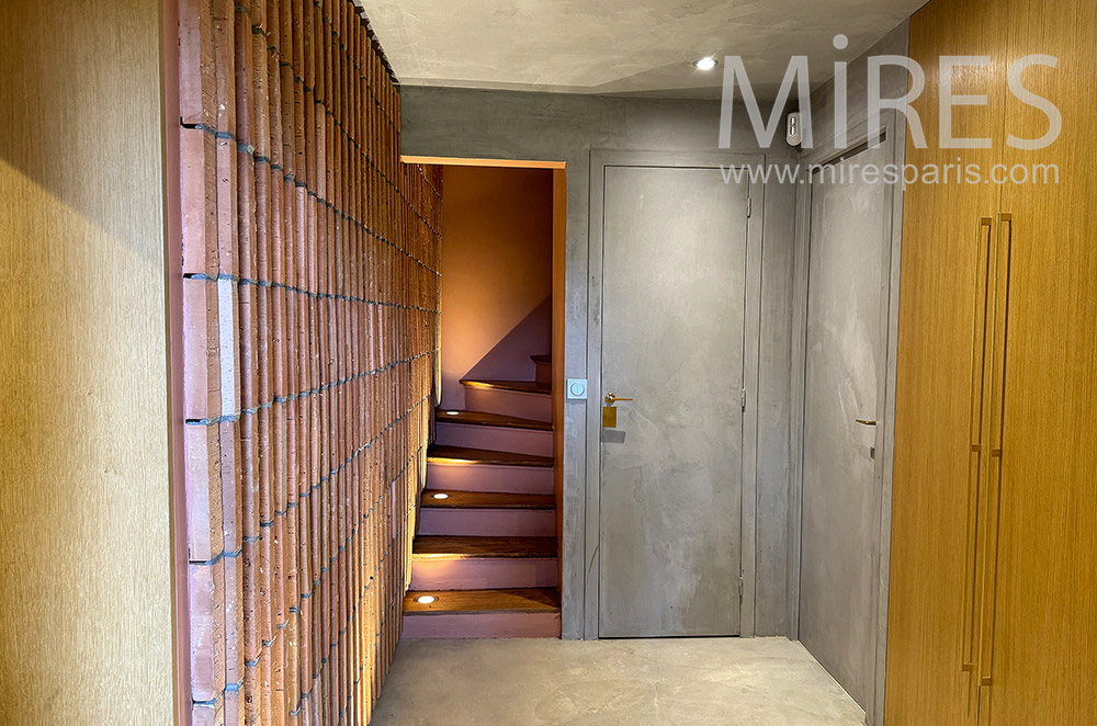 C2235 – Entry