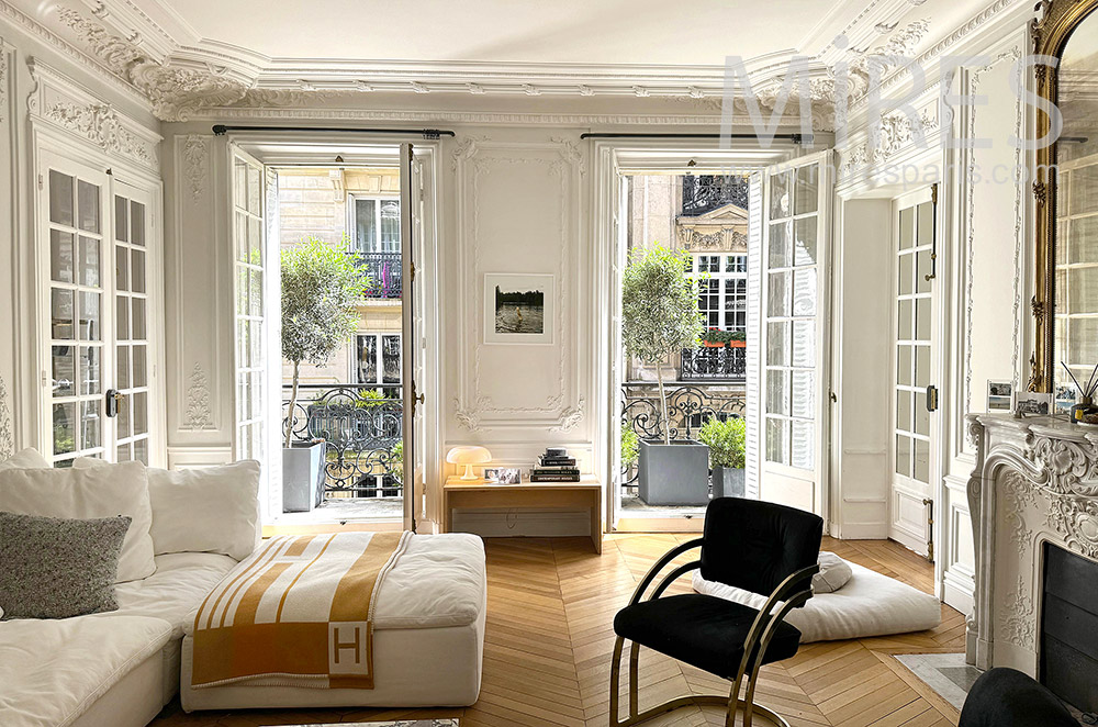 C2232 – Parisian apartment