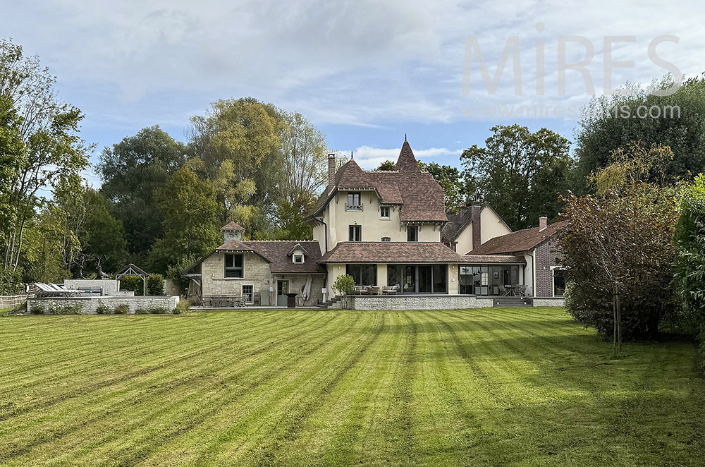 C2233 – Maison