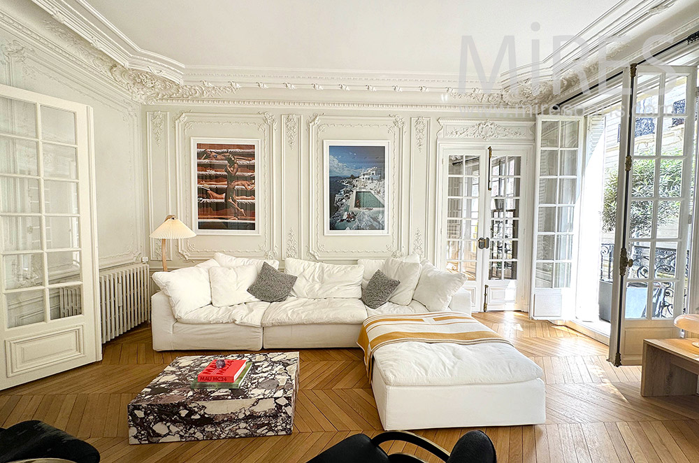 C2232 – Living room
