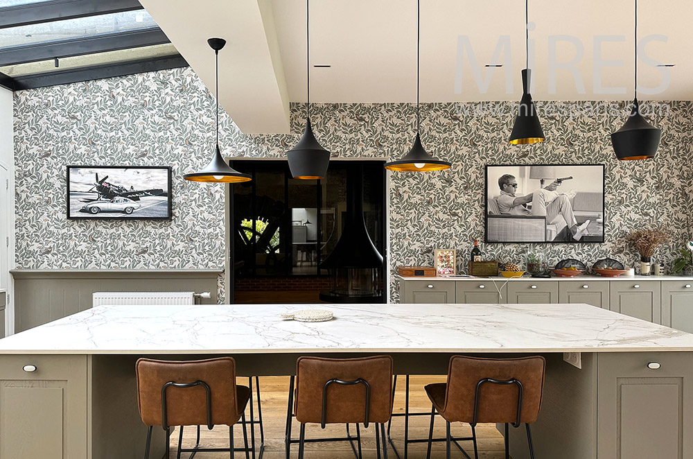 C2233 – Kitchen