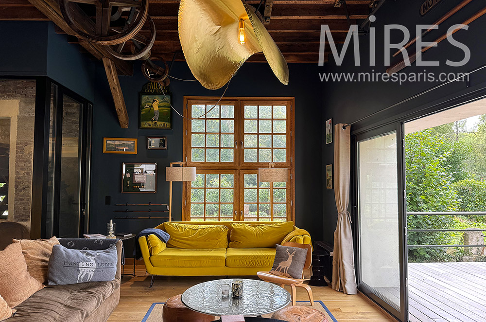 C2233 – Living room