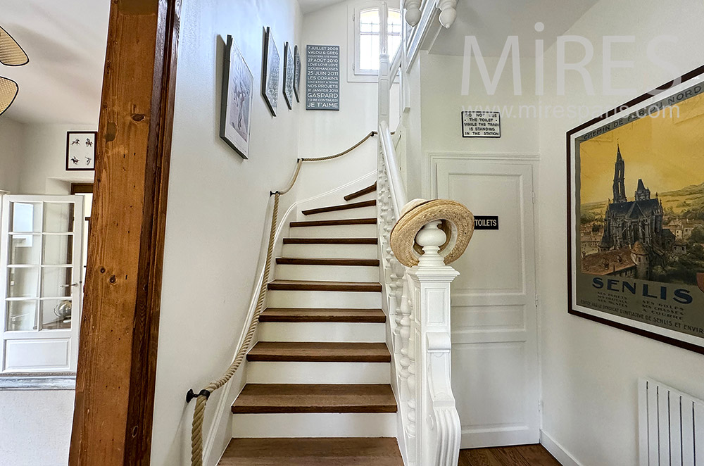 C2233 – Staircase