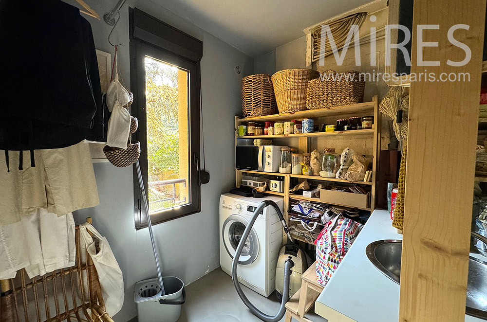 C2236 – Laundry room