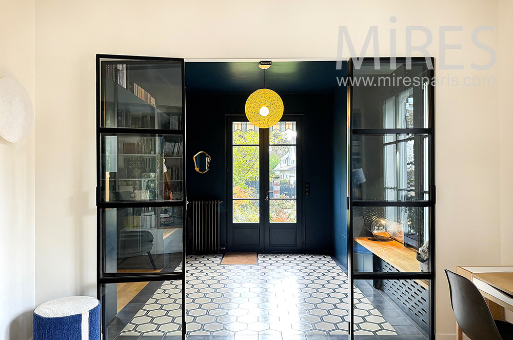 C2237 – House entrance