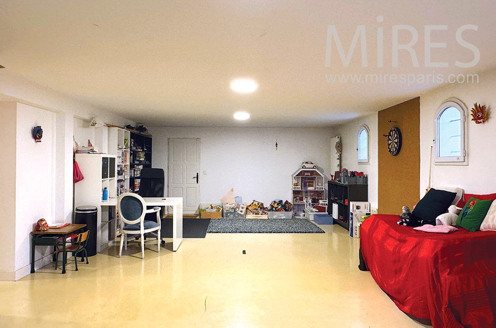 C2237 – Games room