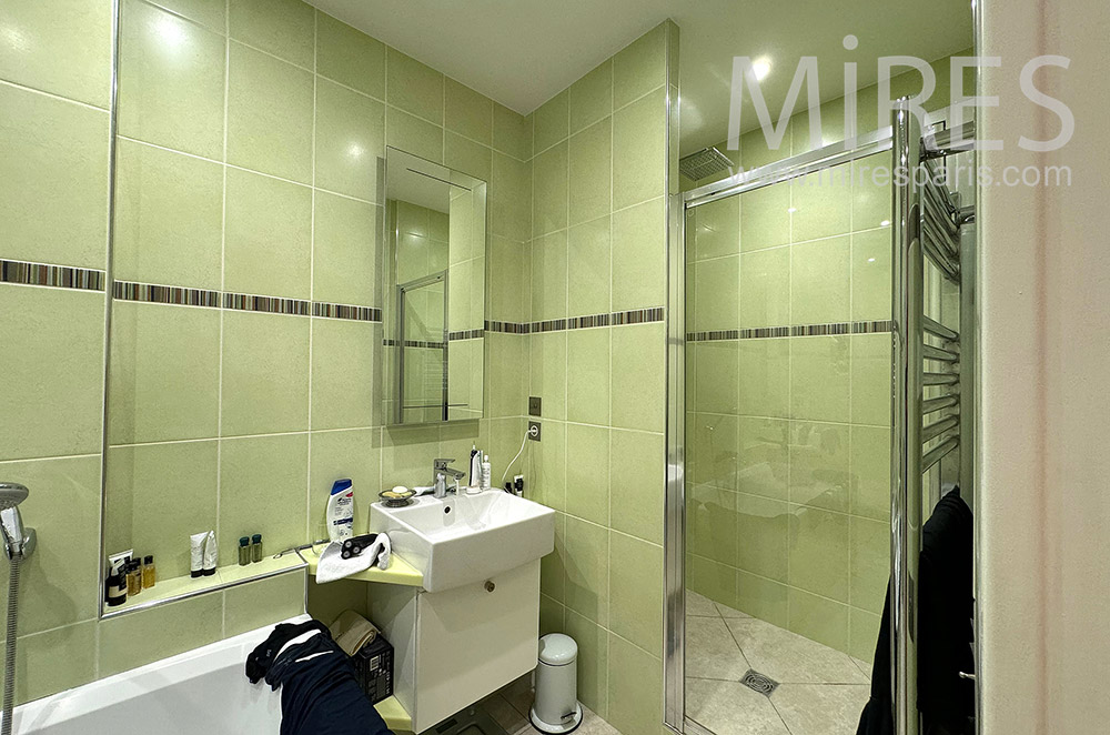 C2238 – Bathroom 3