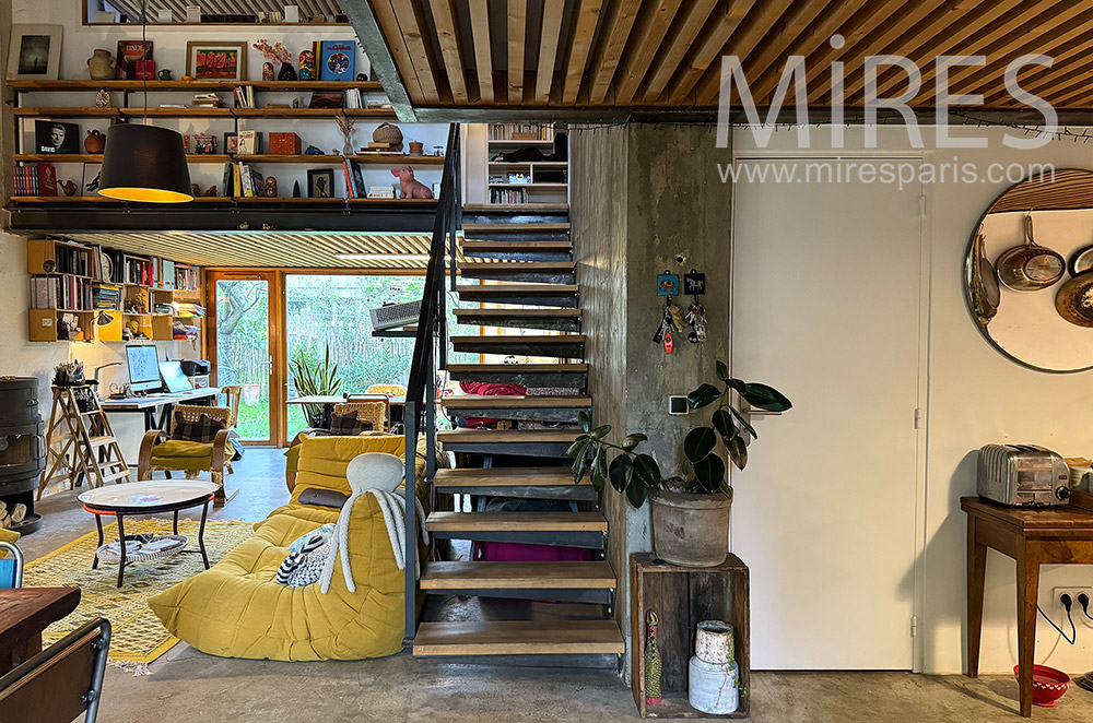 C2239 – Staircase