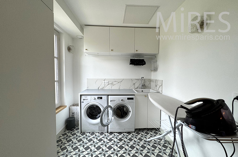 C2240 – Laundry room