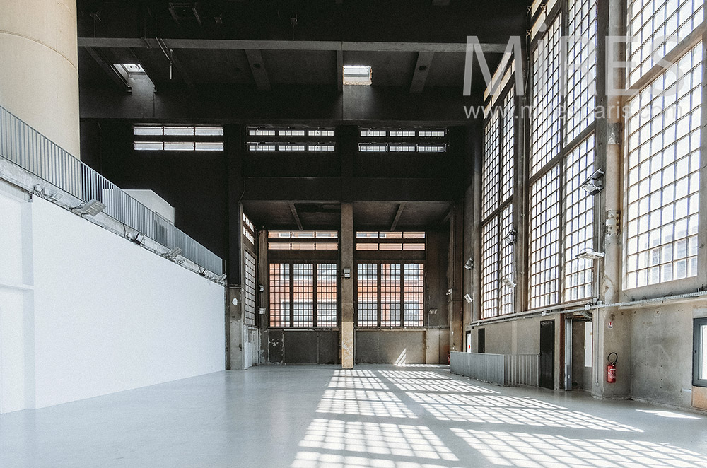 C2244 – Empty factory