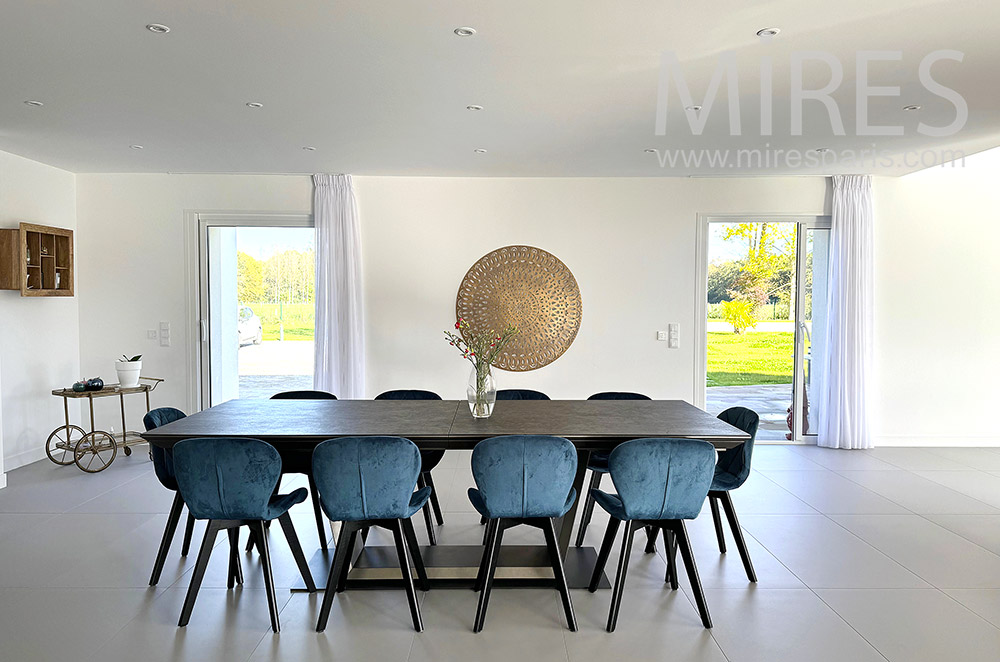C2242 – Dining room