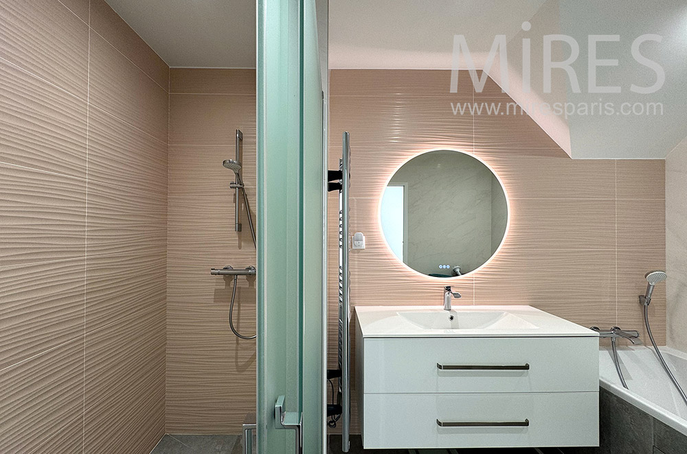 C2242 – Bathroom 5