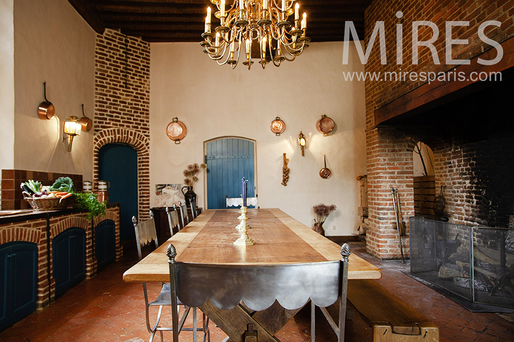 C2247 – Dining room