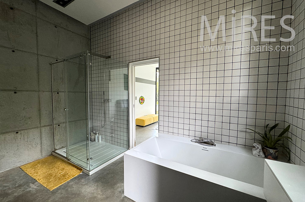 C2250 – Bathroom 1