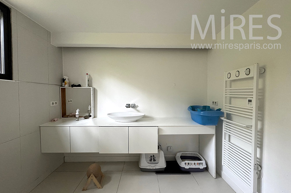 C2250 – Bathroom 2