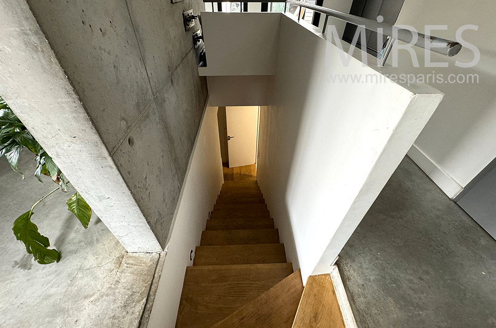 C2250 – Staircase