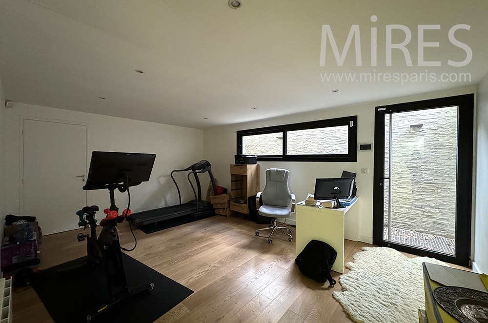 C2250 – Gym