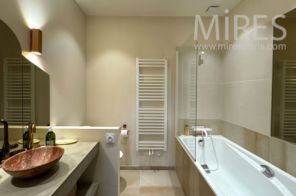 C2252 – Bathroom 1