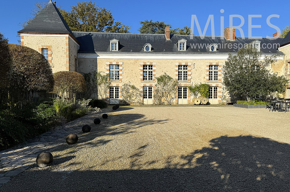 C2253 – Manoir