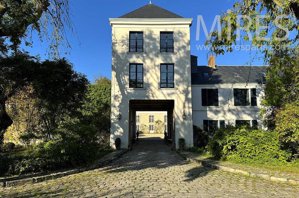 C2253 – House 1