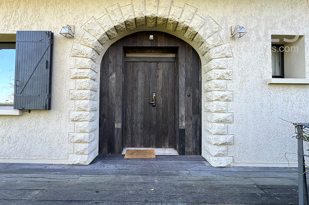 C2254 – House entrance