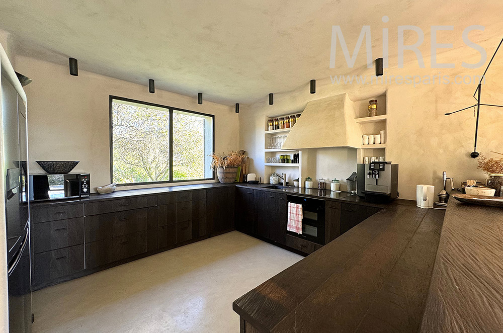 C2254 – Kitchen and dining room