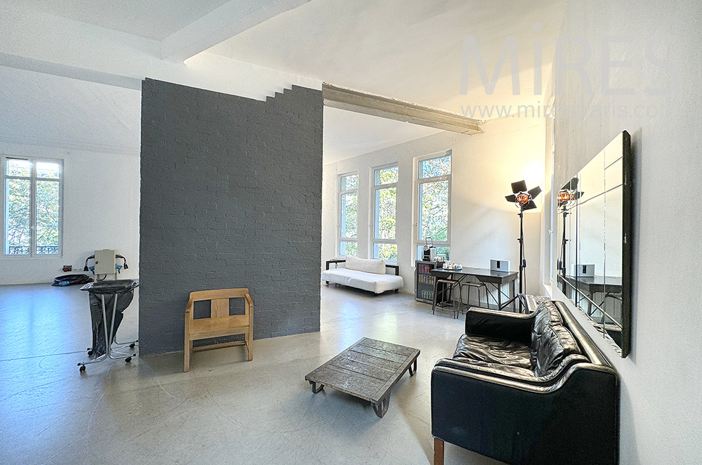 C2258 – Loge