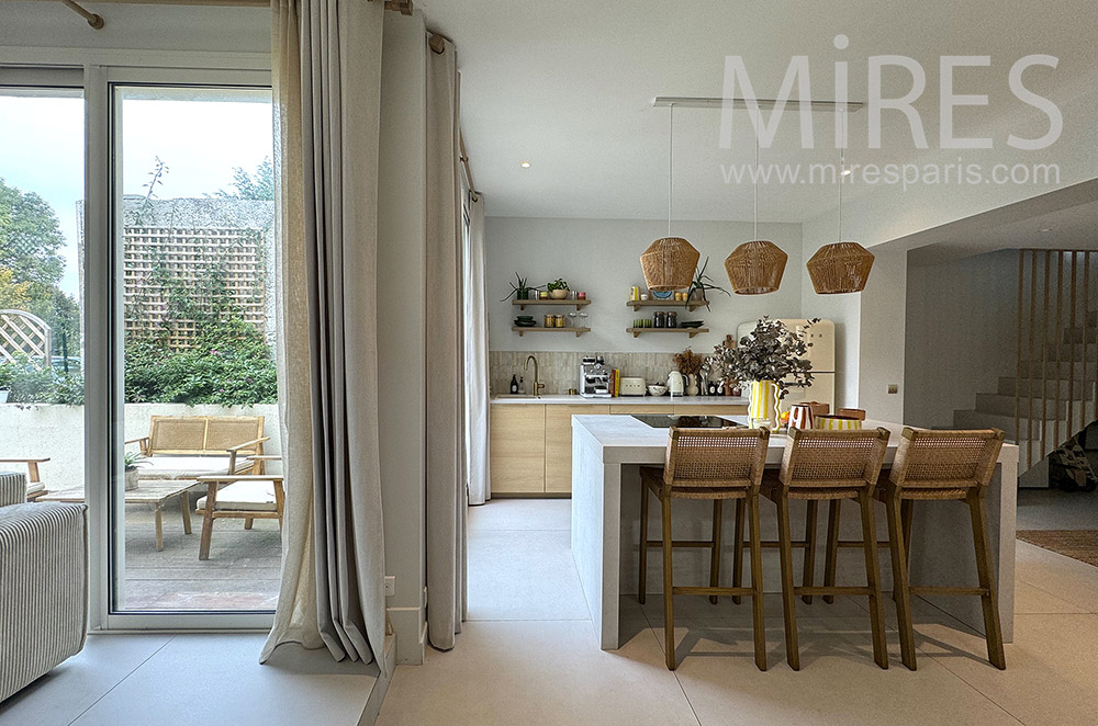 C2251 – Kitchen