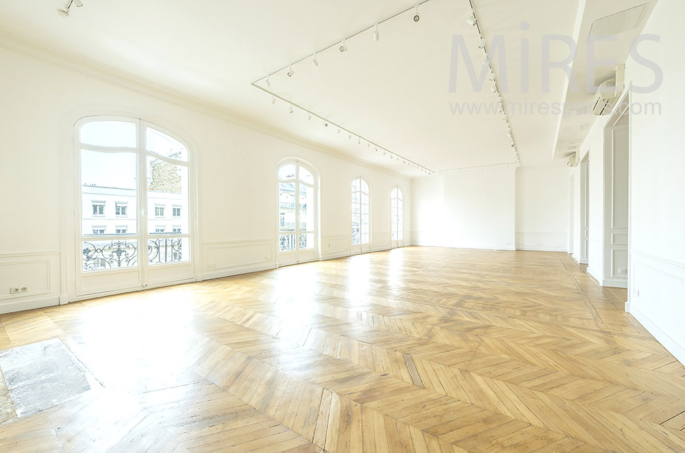 C2263 – Empty apartment