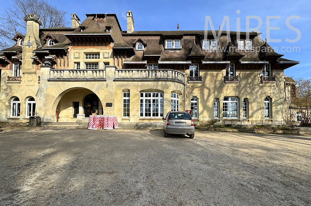 C2268 – School