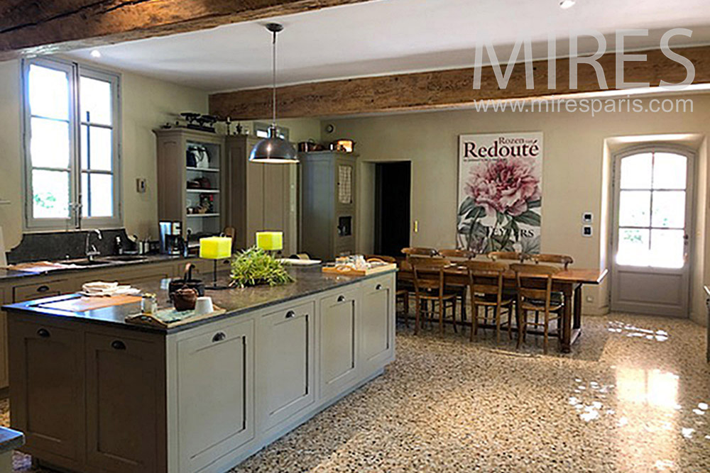 C2265 – Kitchen